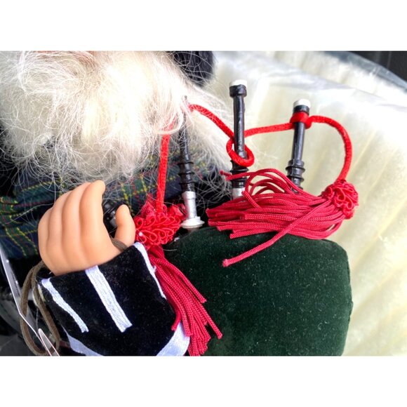 St.Nicholas Square Santa Figurine Scottish Kilt Christmas Decor - Picture 4 of 6